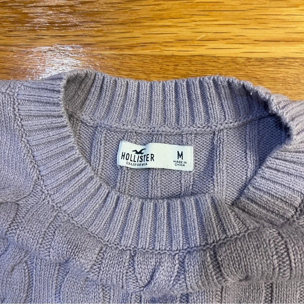 Hollister Oversized  Cropped Cable-Knit Crewneck Sweater Lavender - Size Medium - Picture 2 of 4